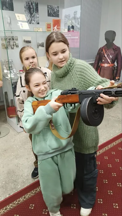 20241031-YunH-DizIntMuzey_03