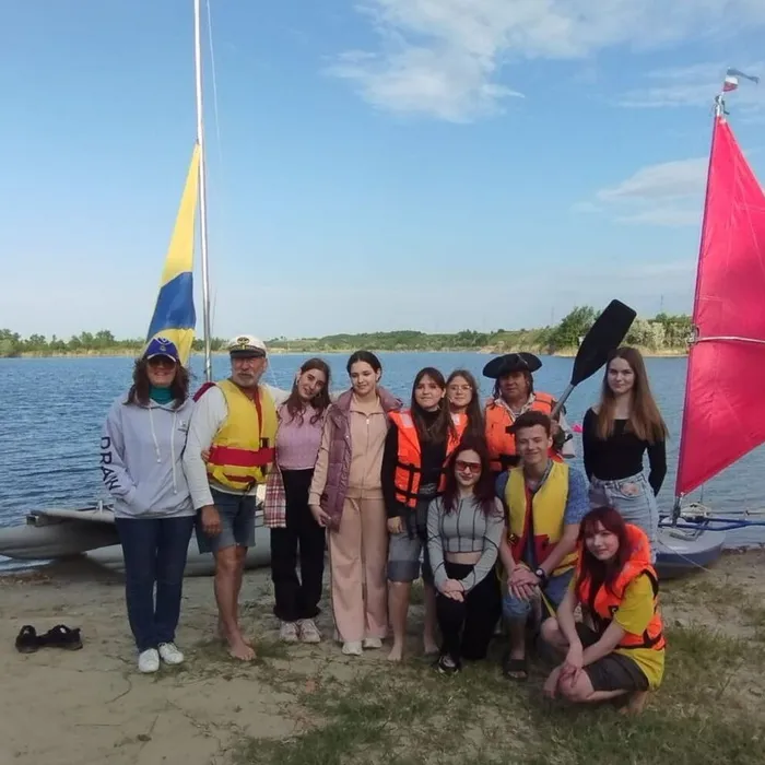 Водная экскурсия "Весёлой карусели" в честь присвоения коллективу звания Образцовый художественный