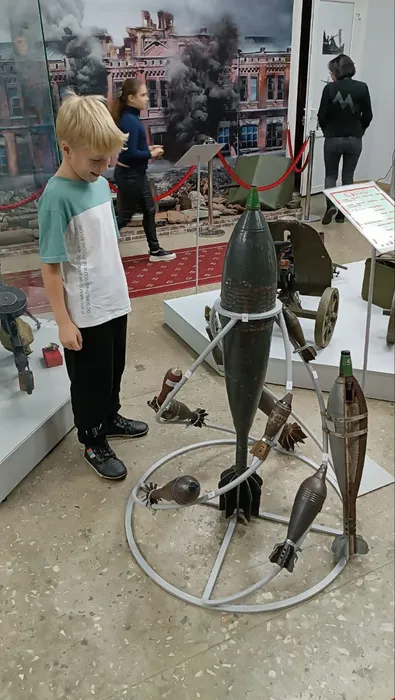 20241031-YunH-DizIntMuzey_05