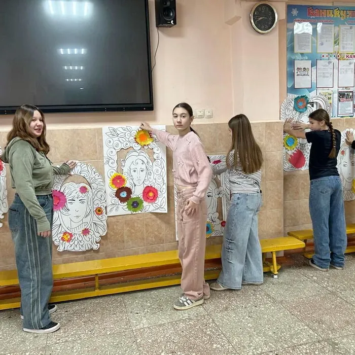 Оформление фойе - объединение «Леонардо»