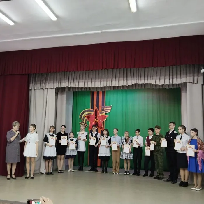 «Ваш подвиг в сердце сохраним» конкурс чтецов