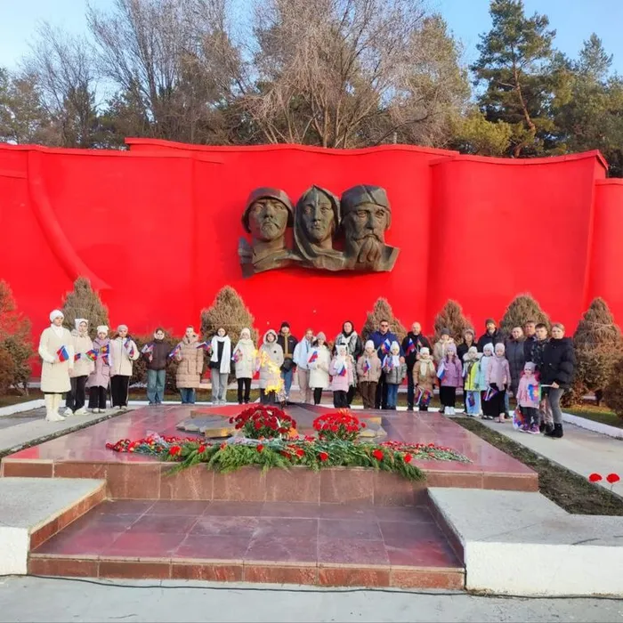 В городе прошли памятные мероприятия и акции - "Лира" в Мемориальном комплексе парка 30-летия Победы