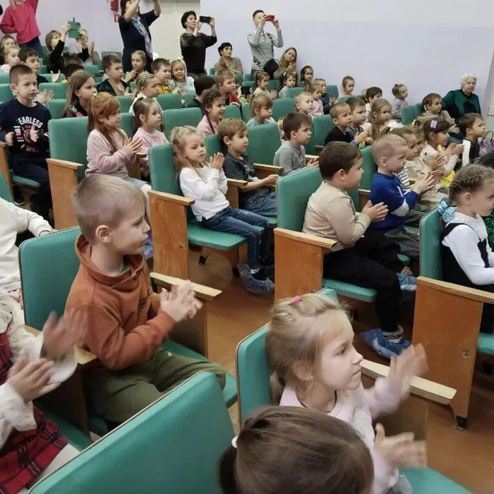 спектакль «Кот наоборот» - «Весёлая карусель» , мастер-классы