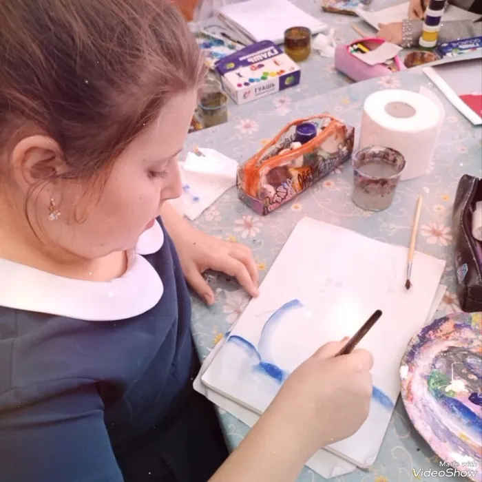 занятие в объединении по программе "Прикладное творчество"