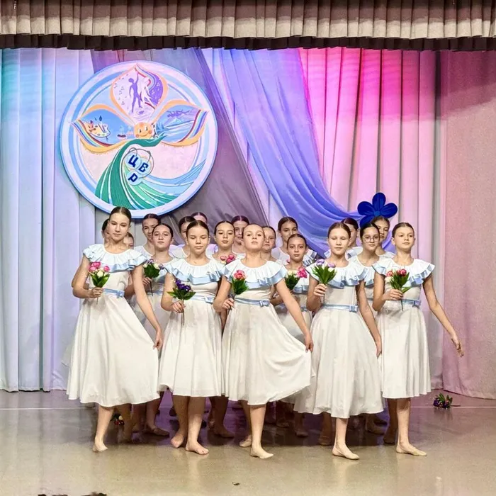 поздравления с Днём матери от "Фантазии" и "Филиппок"-"Бумажные фантазии"