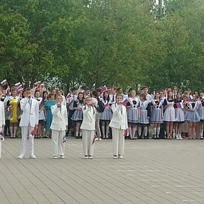 День знаний! Праздник книг, цветов, друзей, улыбок, света!